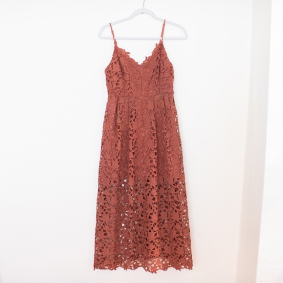 ASTR the Label Women's Sleeveless Lace Fit & Flare Midi Dress - Picture 2 of 6